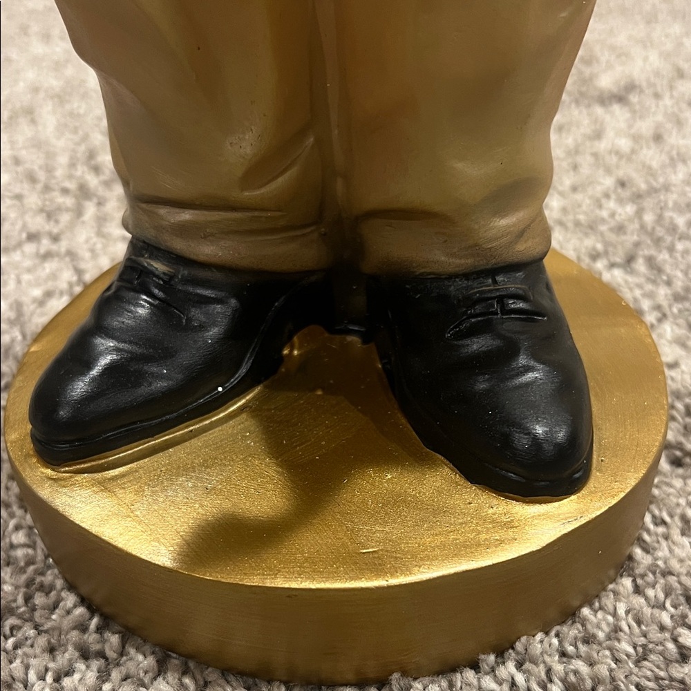 New Viral Tjmaxx Festive Bear Figurine with Gift Black Top Hat - Picture 8 of 17